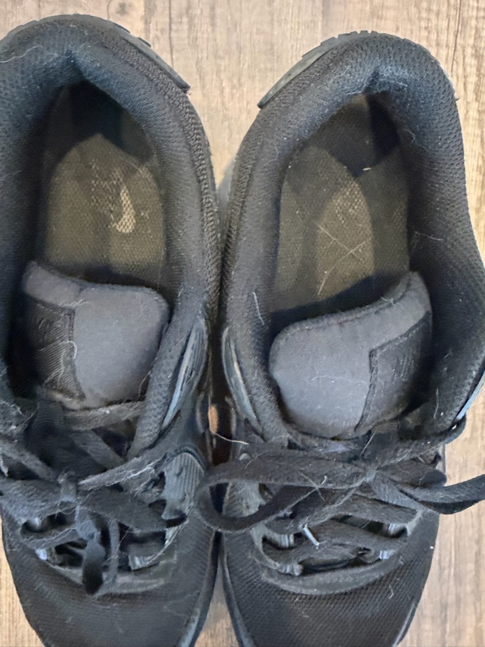 Men's Nike Air Black Athletic Sneakers - Classic Casual Trainer Mens 11 - Picture 3 of 8